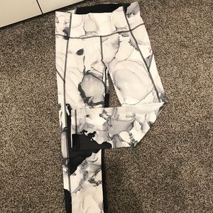 Under Armor High Rise crop